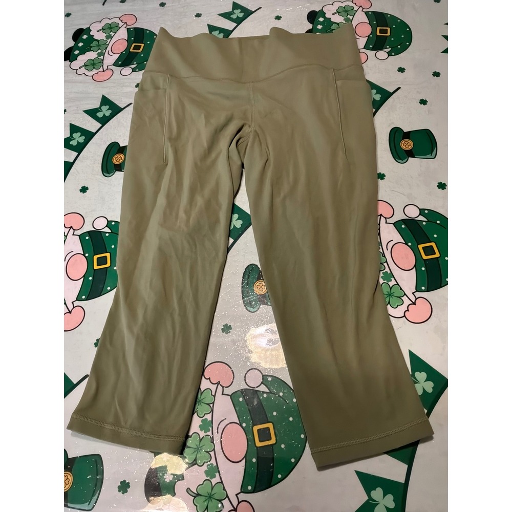 Athleta Salutation Stash Pocket Capri Leggings Olive Green High Rise Women Small